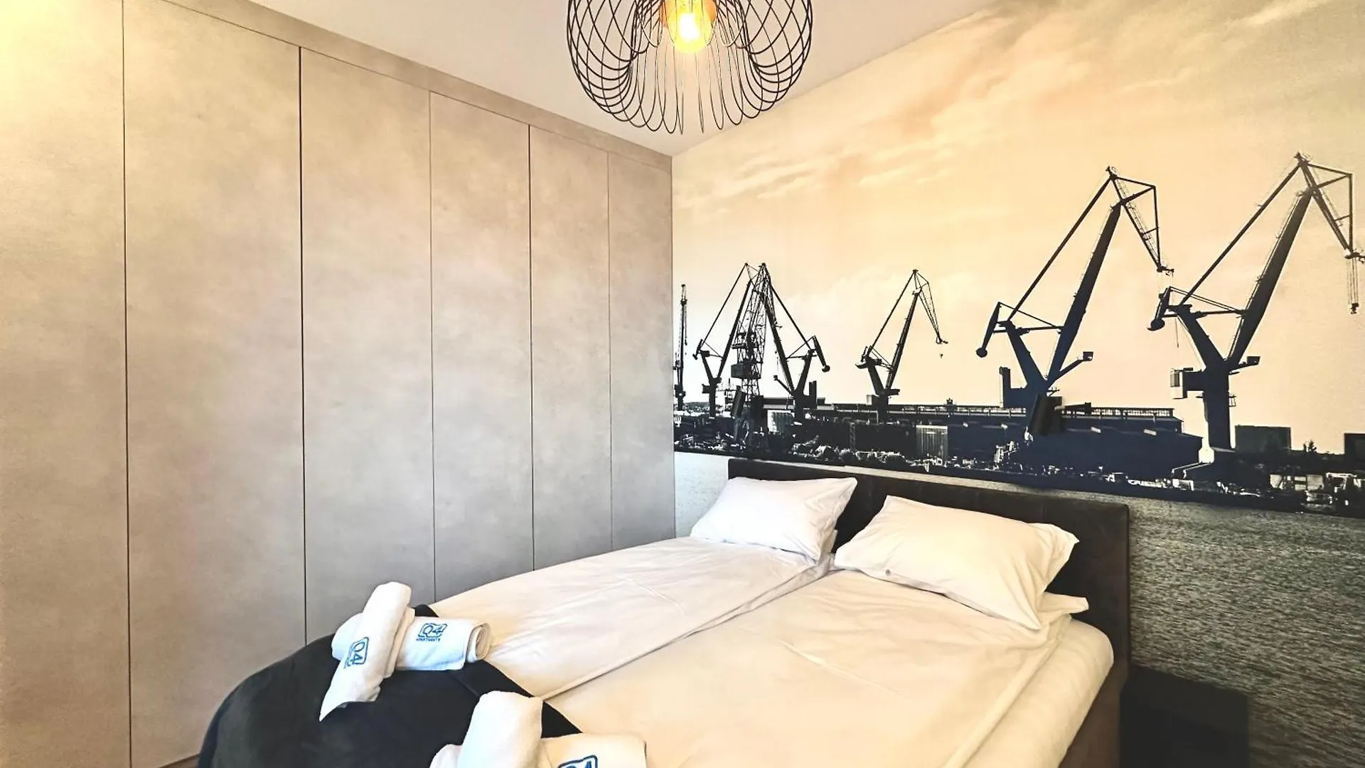 Apartamenty Doki Living Q4 Apartments 格但斯克 0*,